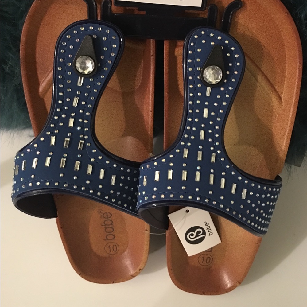NOT FOR SALE 
SANDALS - Picture 2 of 6